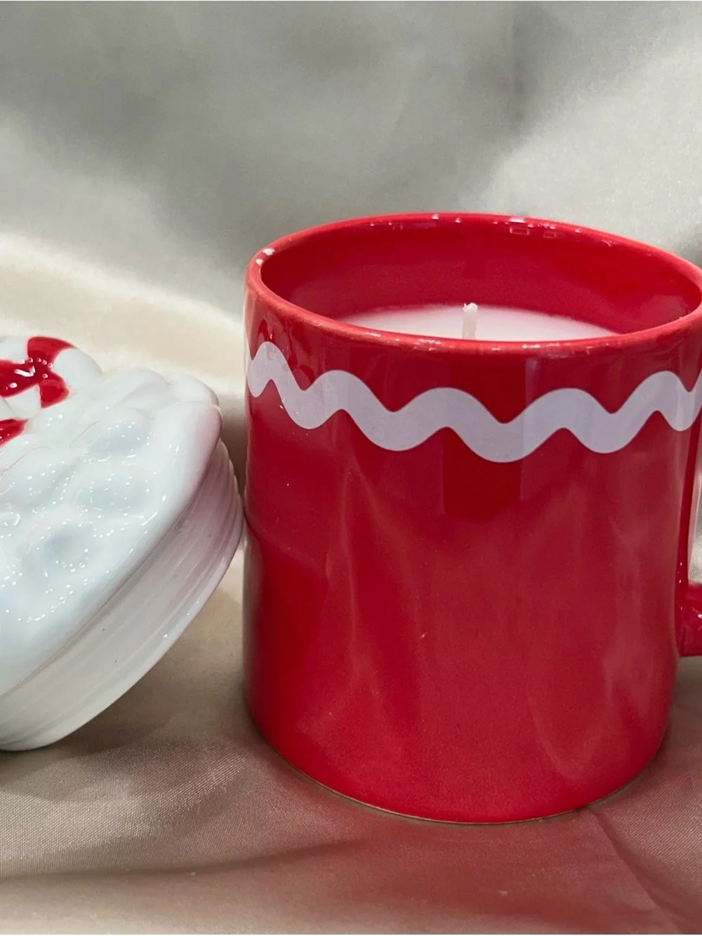 Festive Red Ceramic Holiday Candle Mug with Decorative Lid